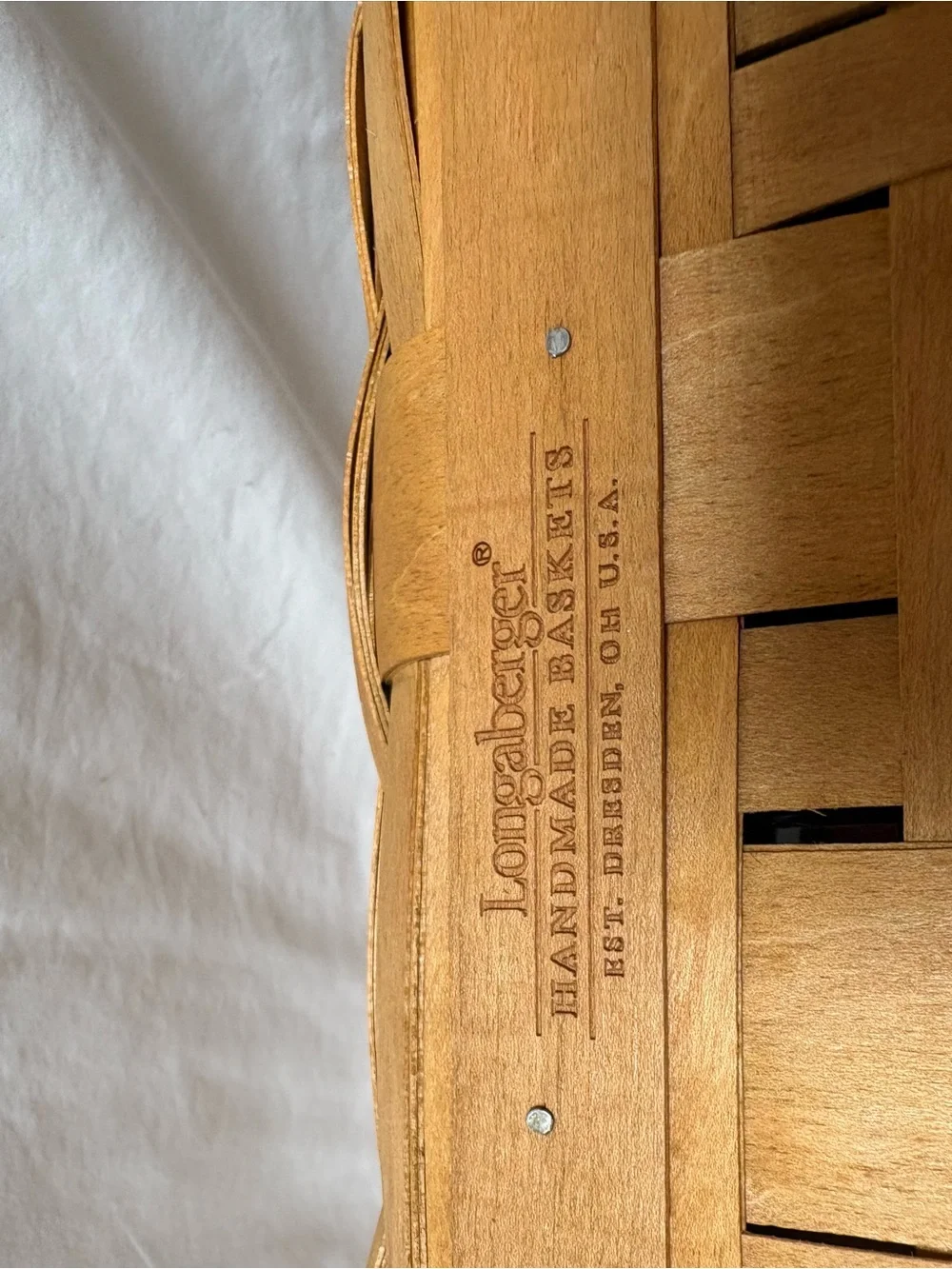 Longaberger Large Picnic Basket with Lid model 18122 in Light Brown